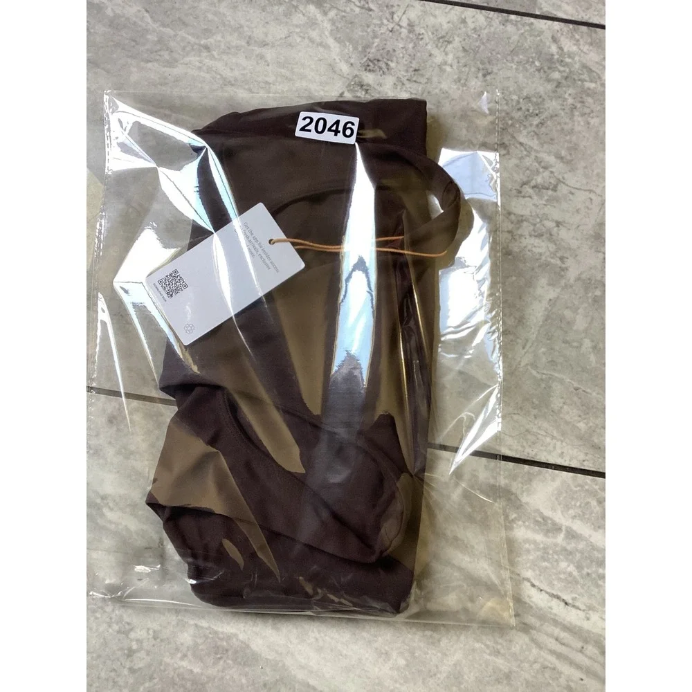 Quince Women Ultra-Soft Performance Racerback Sports Bra Espresso Brown S NWT